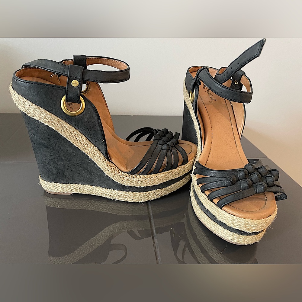 Platform sandals